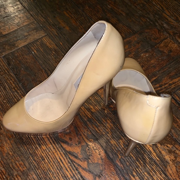 Jimmy Choo Platform Pump - Picture 2 of 8